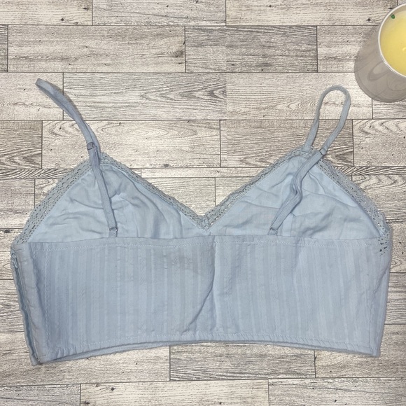 Forever 21 Baby Blue Lace Crop Size Large - Picture 6 of 6